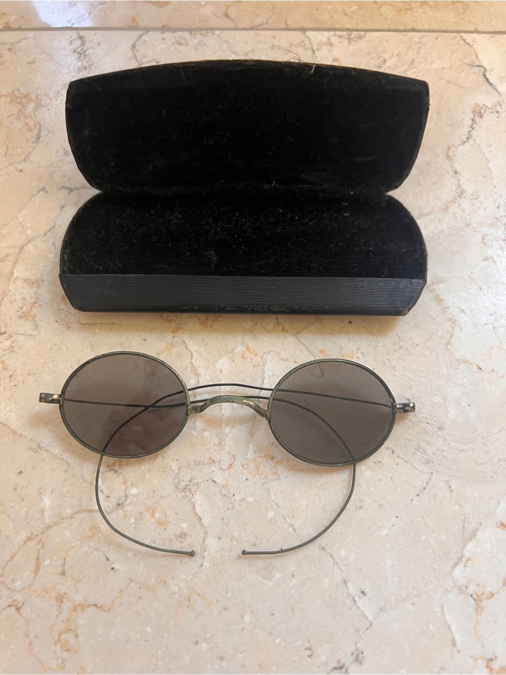 Vintage,Collectible Round Metal Frame Sunglasses with Black Case